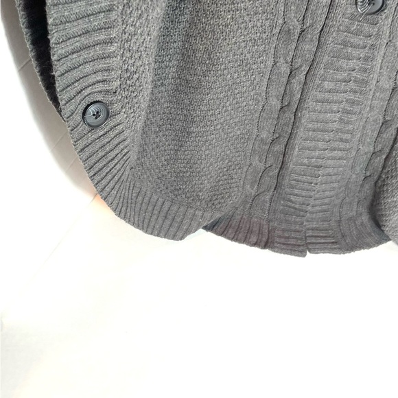 Merona Chunky Cable Knit Button Front Poncho / Cape Sweater Gray Size L/XL - Picture 11 of 15